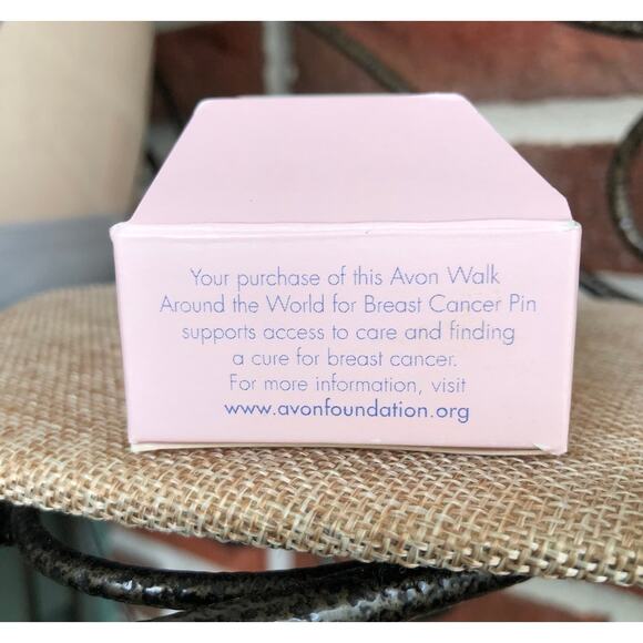 Vintage Avon Walk Around the Work for Breast Cancer Pin - Picture 7 of 16